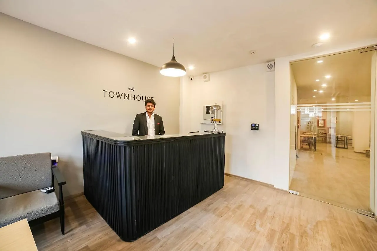 Super Townhouse Sector 46 Gurgaon Near Appu Ghar Hotel