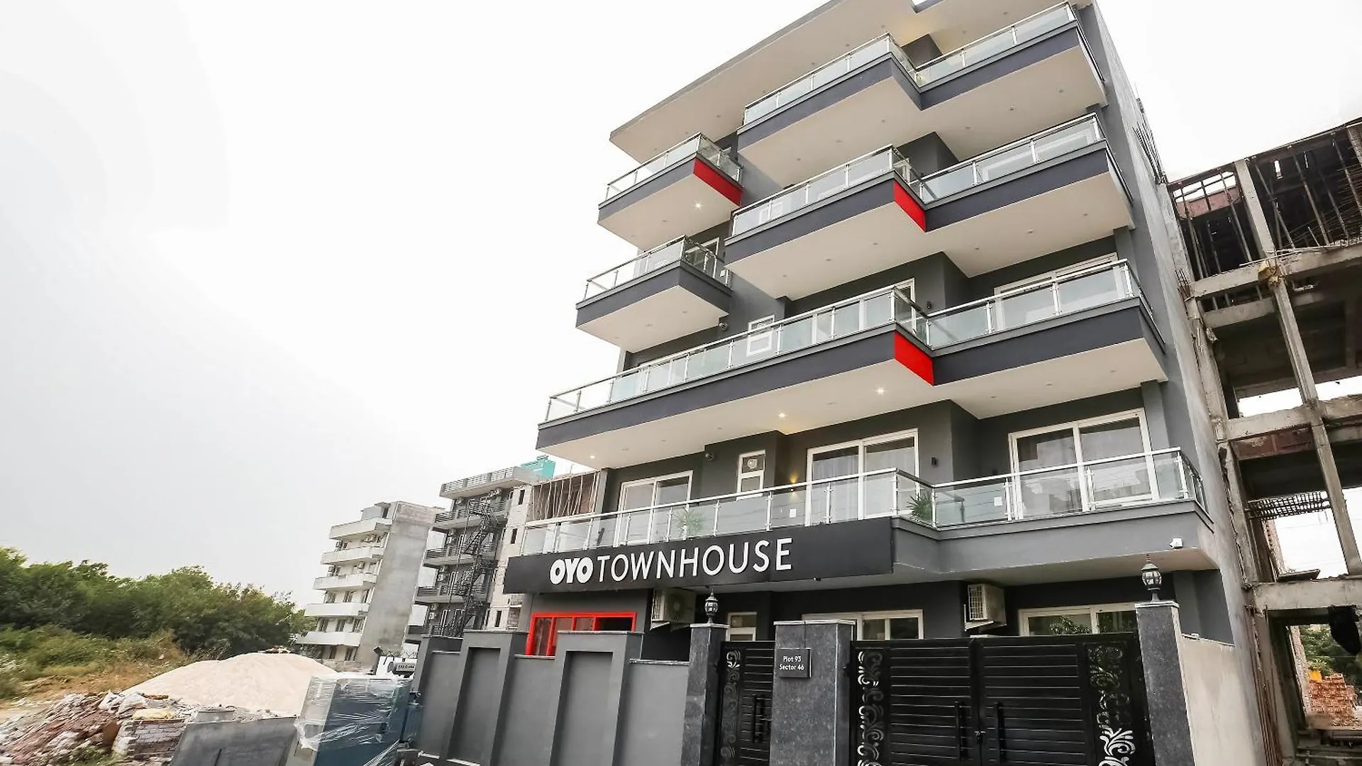 Super Townhouse Sector 46 Gurgaon Near Appu Ghar Hotel 4*,  India