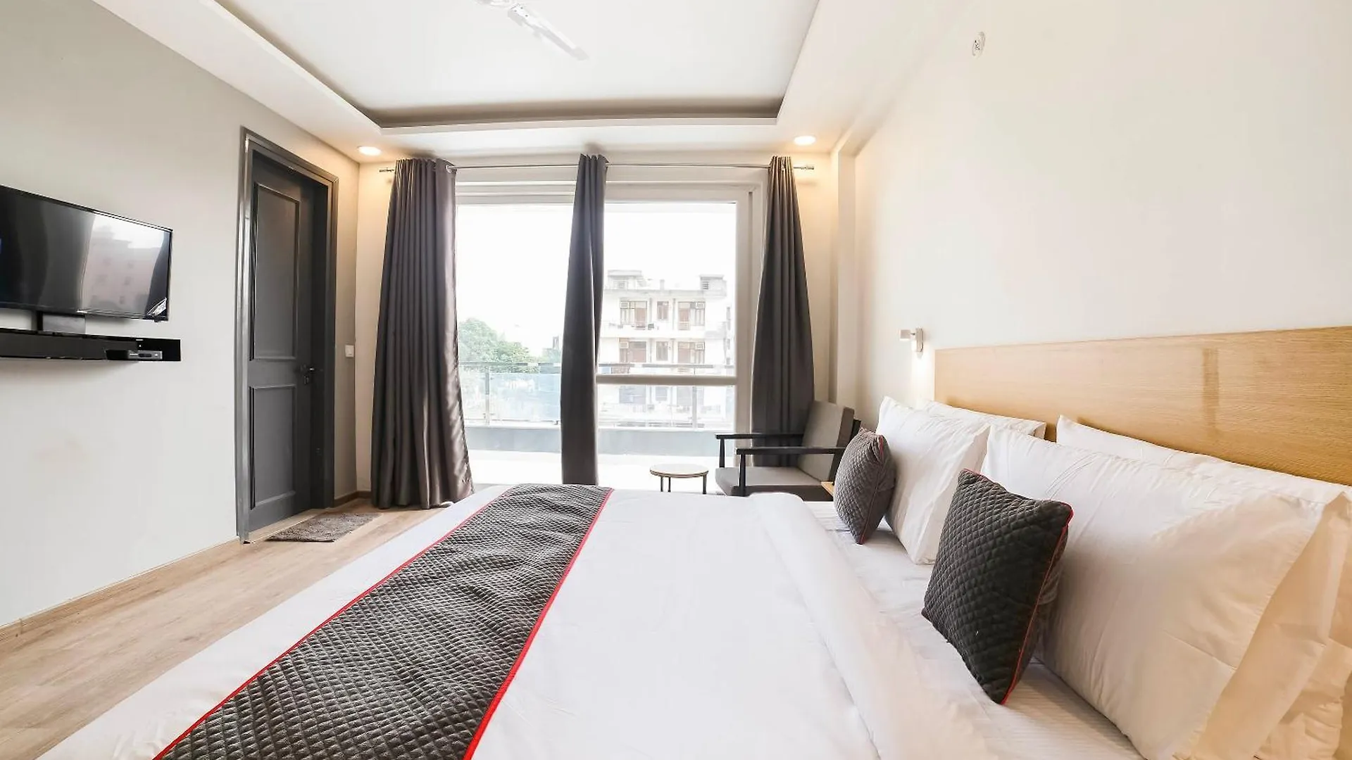 Townhouse Sector 46 Gurgaon Near Appu Ghar Hotell