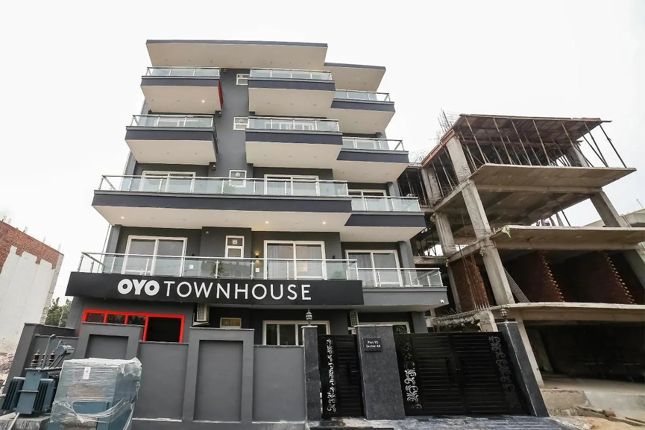 Townhouse Sector 46 Gurgaon Near Appu Ghar Hotell